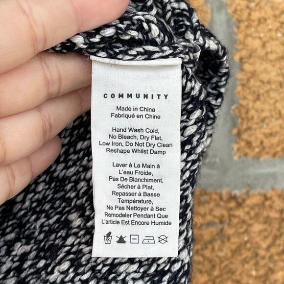 Aritzia Community Wool Blend  Sweater medium - Picture 4 of 7